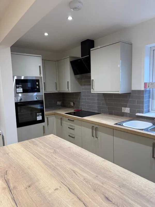 Henry Road, Beeston Luxury House 4 bed, 4 bath, NG9 2BE - Image 11